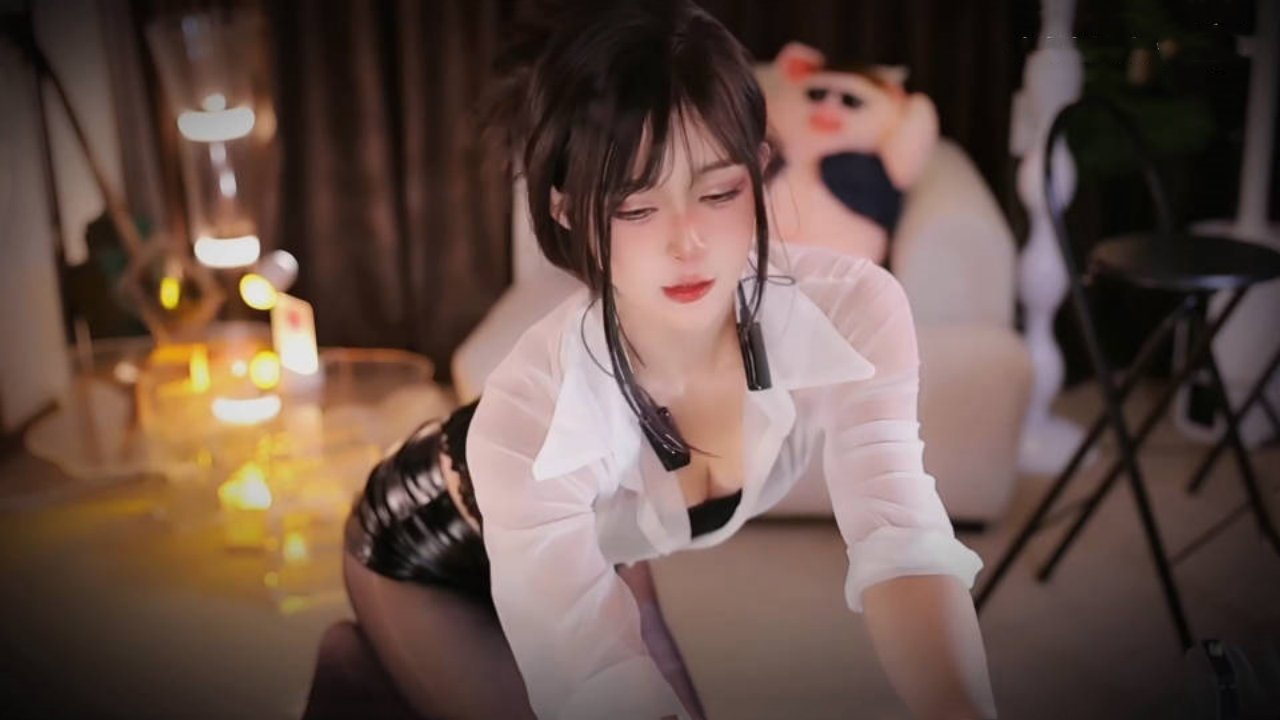 白衬衫爆乳妹沉浸式洗头助眠